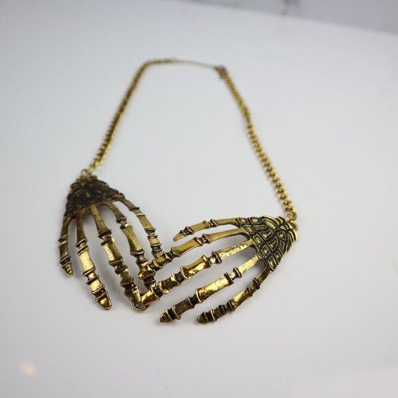 Skeleton Hands Necklace - Picture 3 of 7